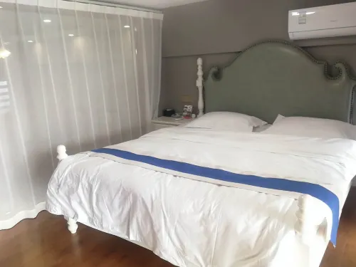 Cloud loft apartment (longyuanhu store, Jiaozuo)