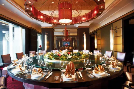 Optics Valley Kingdom Plaza Отели рядом с достопримечательностью «Wuhan University of Engineering, College of Posts, Telecommunications and Information Engineering (Academy of Posts and Sciences Branch)»