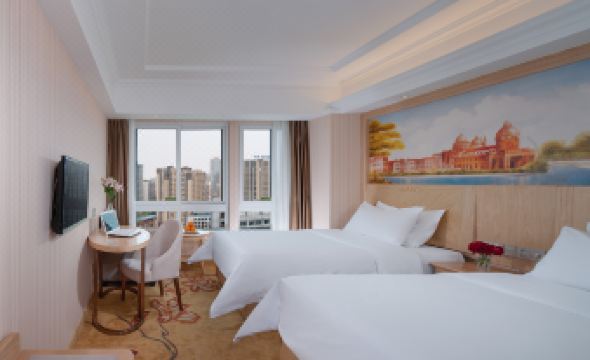 Vienna Hotel (Chongqing Guanyinqiao Pedestrian Street)