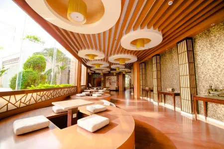 Hongge Hot Spring Resort Отели в г. Яньбянь