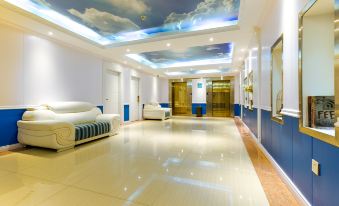 Ruishi Light Luxury Hotel (Shenzhen Qinghu Metro Station)