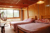 Tongdaoshanli Family Farmhouse