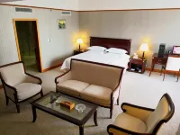 Shiji Guangchang Hotel Hotels in Gejiu