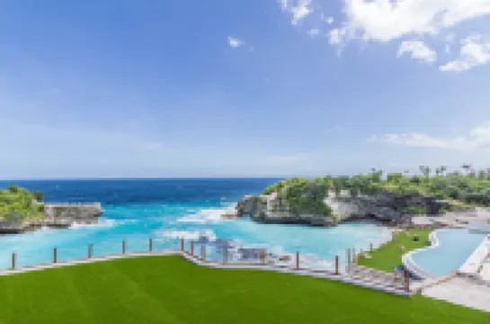 โอรา รีสอร์ต อาเวีย บลู ลากูน