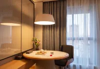 Earl Family Hotel (Tongling Beidouxing Cheng) - balcony