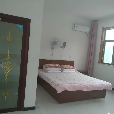 Zanhuang Shiyan Guanghua Hostel