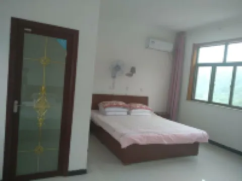 Zanhuang Shiyan Guanghua Hostel