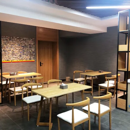 Super 8 Hotel Premier (Fushun North Railway Station, Jiangjun)