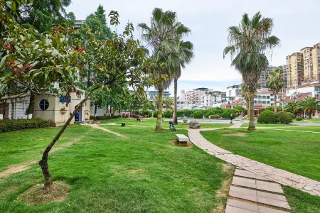 Huaying Hotel Отели рядом с достопримечательностью «Tiancheng Qixia Scenic Spot»