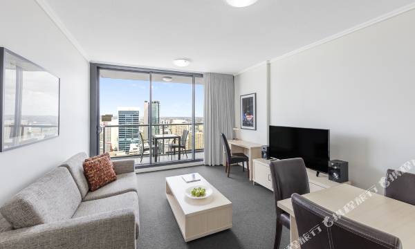 Oaks Brisbane on Charlotte Suites