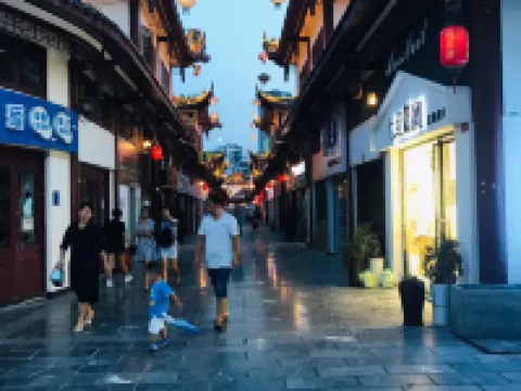 Aful Smart Hotel (Rome Holiday Hotel along the river) Hotels in Yanhe