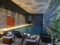 南京绿地洲际酒店 - 室内游泳池