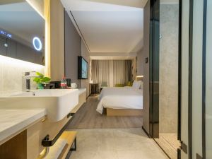 Qilai Light Luxury Hotel (Shanghai Hongqiao Center Branch)