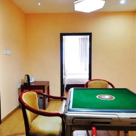 Yuanjia Hotel (Moon River)
