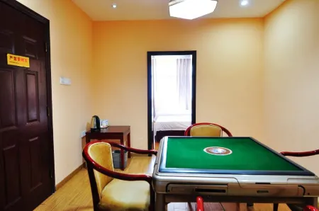 Yuanjia Hotel (Moon River) Отели рядом с достопримечательностью «Yichun University»