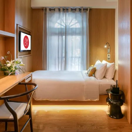 AMOY by Far East Hospitality Отели рядом с достопримечательностью «Станция метро Raffles»