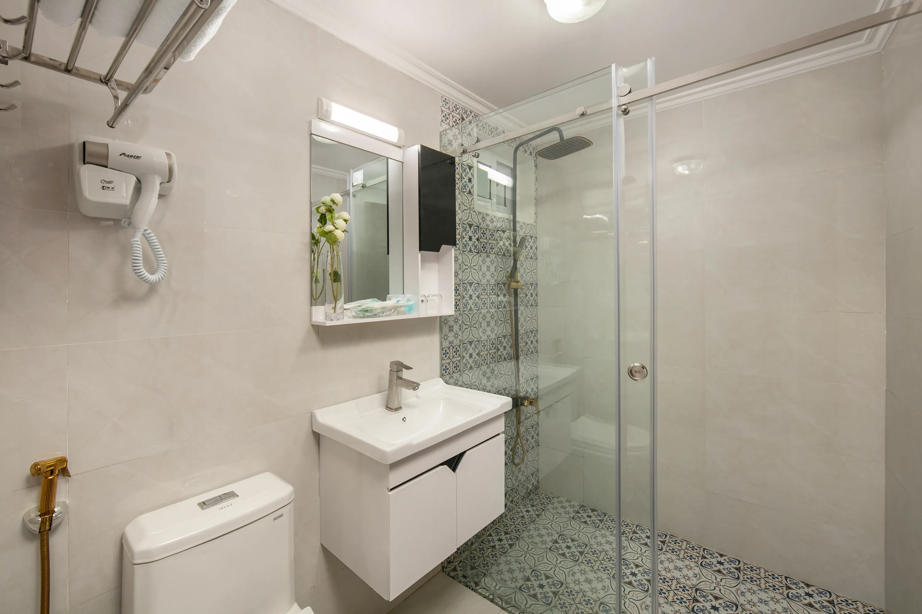 Little Diamond Hotel Rooms Photos