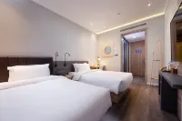 HanTing Premium Hotel (Nantong Railway Station, The MixC) - موقف سيارات