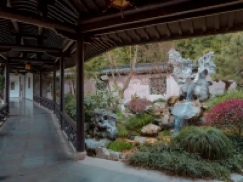Eden Club House Các khách sạn gần Xizha