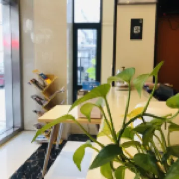 Siji Business Hotel (Guangzhou South Railway Station Huijiang Subway Station)