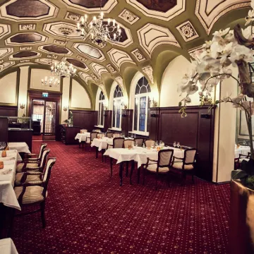 Weinhaus Uhle Hotels in der Nähe von Schwerin Hauptbahnhof