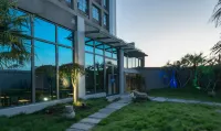 Jingdezhen Taoju City Homestay (Renmin Square Yuyaochang Branch) Hotels near Jingdechan Temple