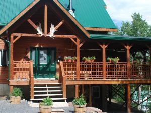 Auberge de la Rivière Matapédia - Matapédia River Lodge