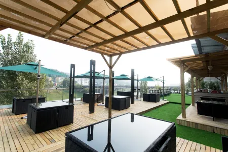 Jiang'an Yujiang Impression Hotel Отели рядом с достопримечательностью «Colorful Waterfall»