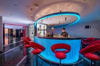 X Art Hotel