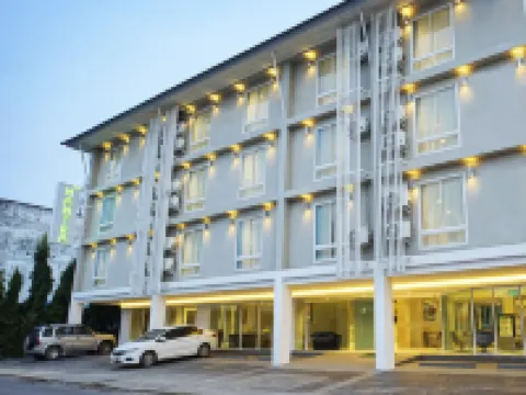 Nantra Chiangmai Riverfront Hotel Hoteles cerca de Puente de Mengrai