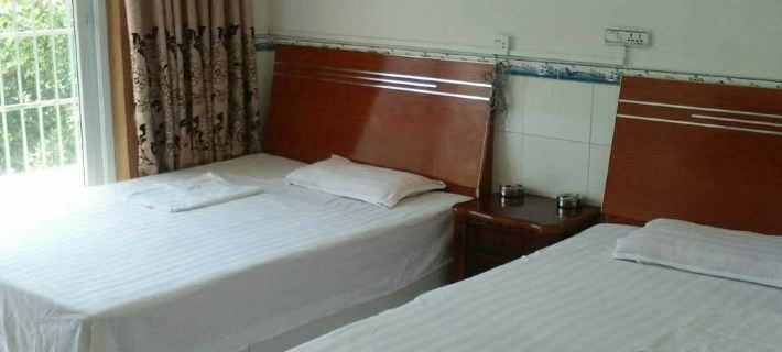 Hongyuan Hotel Hotels in Yingshan
