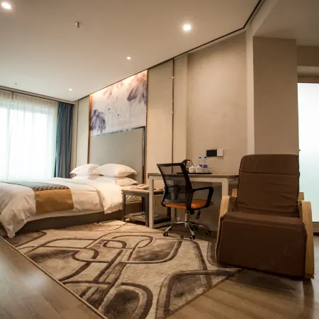 Crowne International Business Hotel