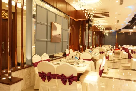 Hexinshi Hotel (Chongqing West Railway Station) Отели рядом с достопримечательностью «Baguocheng»