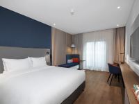 上海旅游度假区智选假日酒店 - 高级大床房