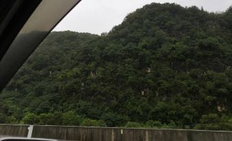 Yichang Zipeng Hotel