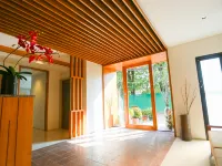 Lanna Thaphae Hotel Hotels near Thapae Stadium