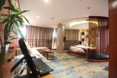 JJWHJRJD Отели рядом с достопримечательностью «Tomb of Zhou Yu»