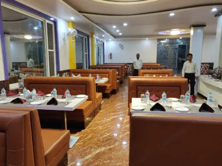 Bodhgaya Seven Inn Hotel n Restaurant