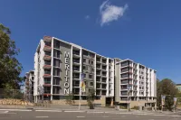 Meriton Suites North Ryde Hotels in Wahroonga
