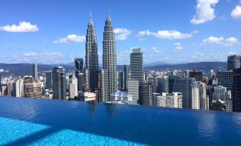Twin Towers Infinity Pool Fiss Apartments