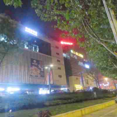 雷克泰主題精品酒店（肥東禹洲中央廣場店） Hotel Exterior