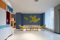 Century Star Hotel (Huazhou Academy Dengzhou Station) Hotels in Dengzhou