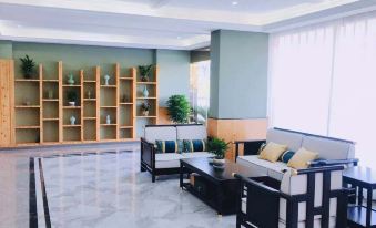 Longquan Kaiyue Business Hotel