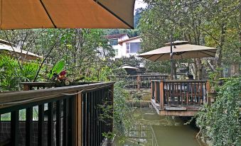 Quxian Shiguang Xiaozhu Guesthouse