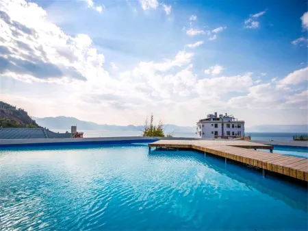 Fuxianhu Shuyuan Hotel Отели рядом с достопримечательностью «Fuxian Lake Shijia Cherry Blossom Garden»