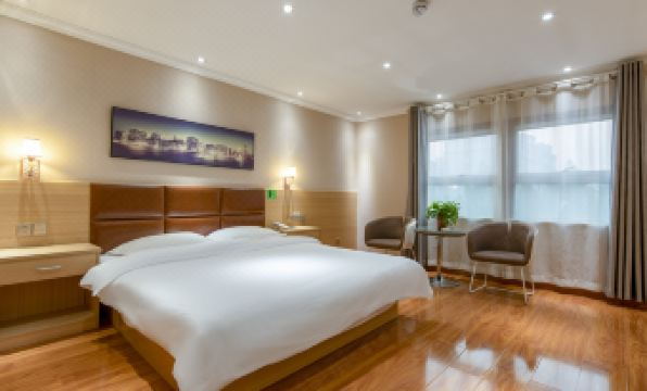 Super 8 Hotel (Weifang Lutai Convention & Exhibition Center Gudejin)