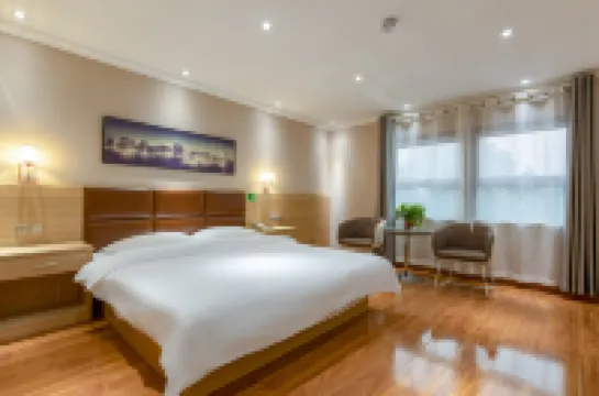 Super 8 Hotel (Weifang Lutai Convention & Exhibition Center Gudejin)