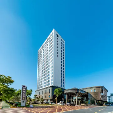 Lvbao Yinhe Hotel