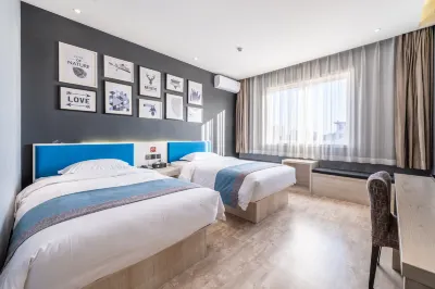 Huayi Select Hotel (Fuping Pinyang Avenue Store) Hotels near Shichuanhe Ecology Park