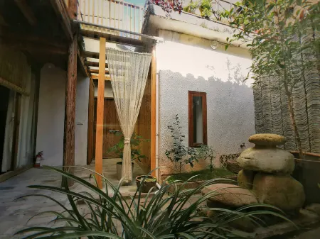 Pugu Inn Отели рядом с достопримечательностью «The White Cloud Cliffs»